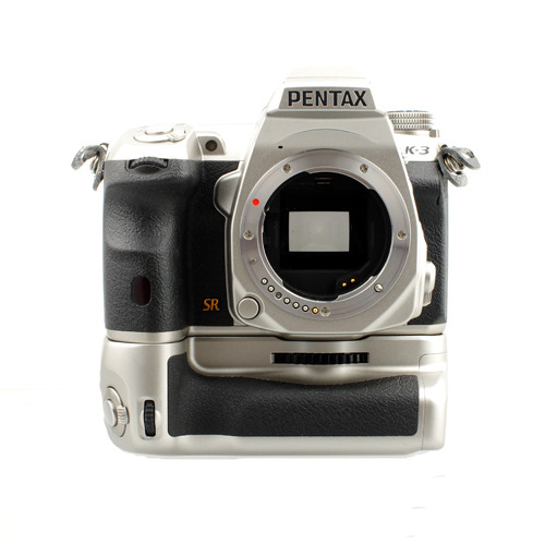 {판매완료}[중고]펜탁스 PENTAX K-3 Premium Silver Edition (세로그립 포함) / 실버