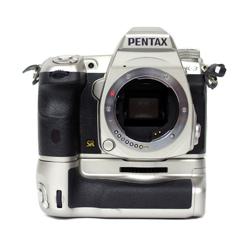 {판매완료}[중고]펜탁스 PENTAX K-3 K-3 Premium Silver Edition (세로그립 포함) / 실버